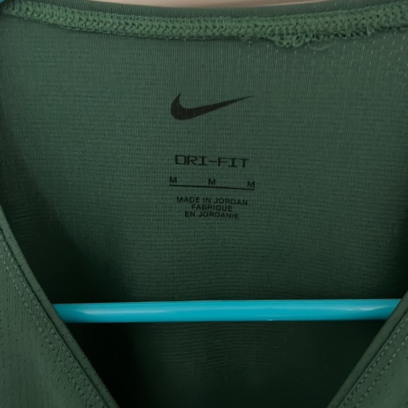 Brand new Nike tee - Picture 3 of 4